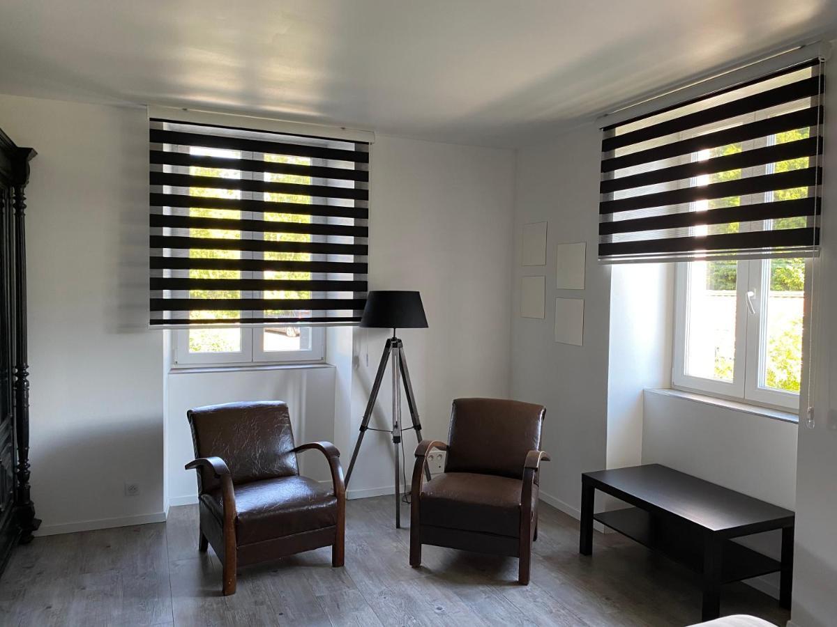 Les Rives Des Habsbourg Aparthotel Ensisheim Exterior foto