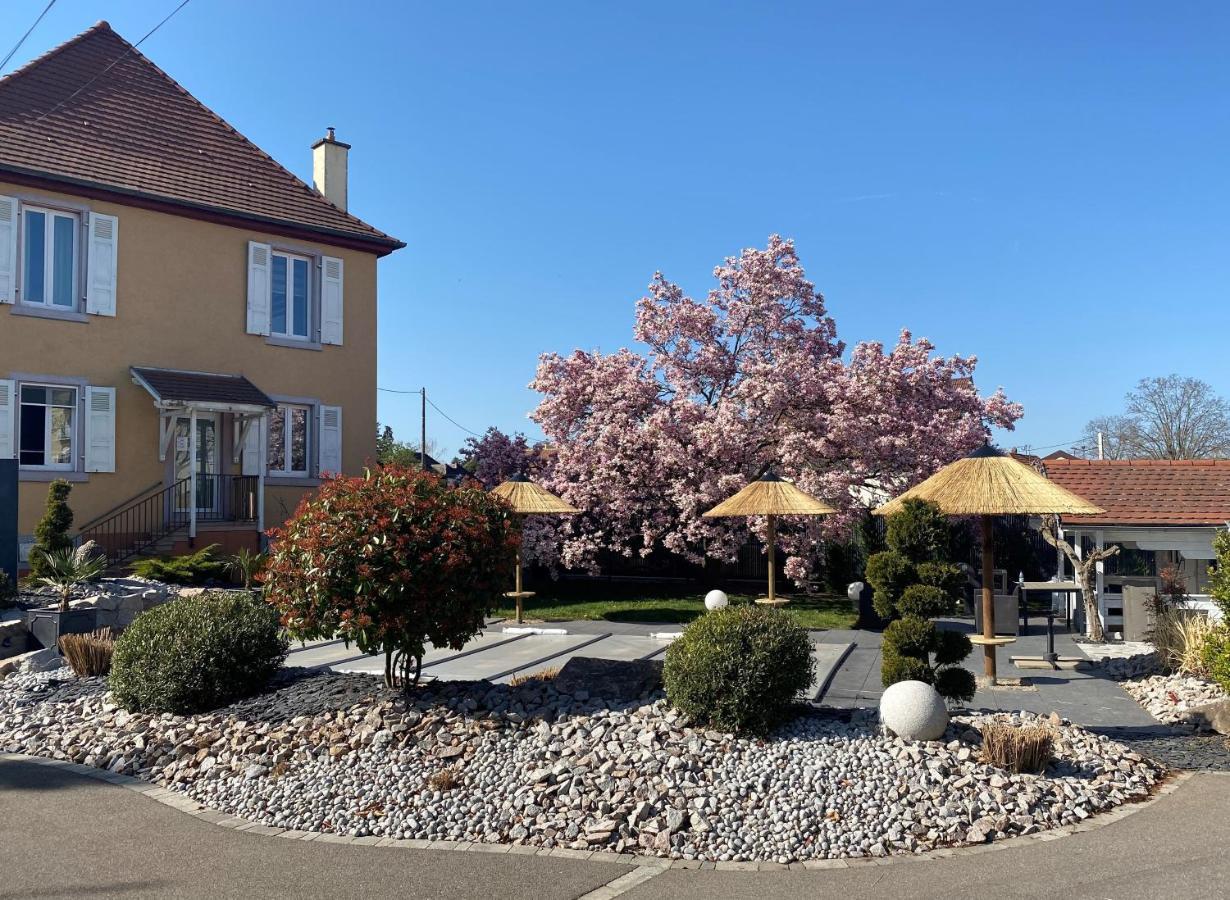 Les Rives Des Habsbourg Aparthotel Ensisheim Exterior foto