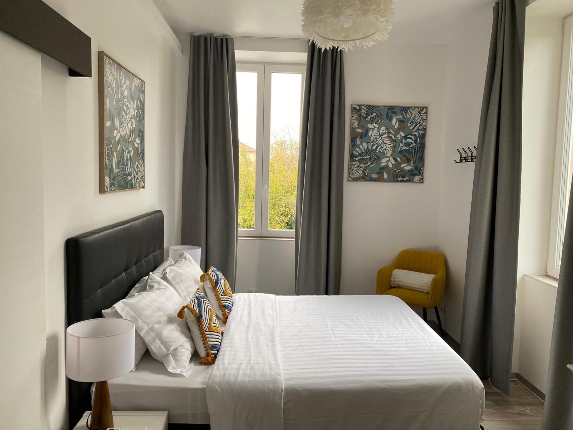 Les Rives Des Habsbourg Aparthotel Ensisheim Exterior foto