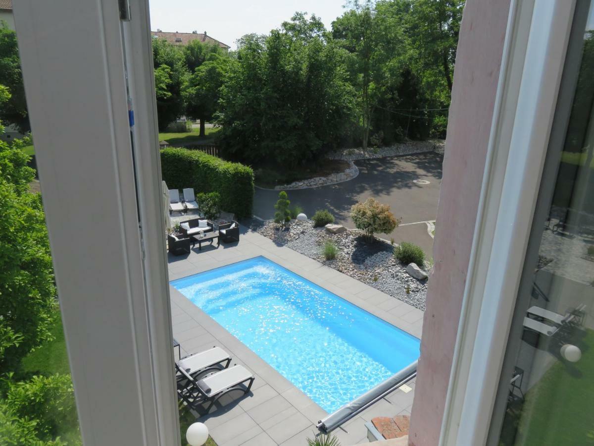 Les Rives Des Habsbourg Aparthotel Ensisheim Exterior foto